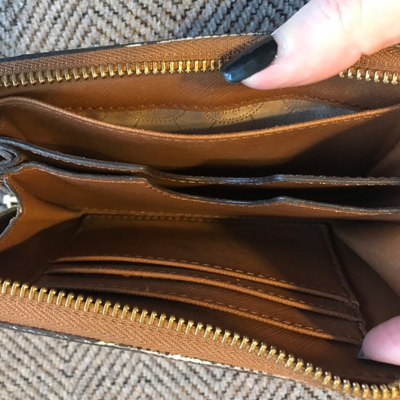 {Michael Kors} handbag and matching wallet - Picture 6 of 8